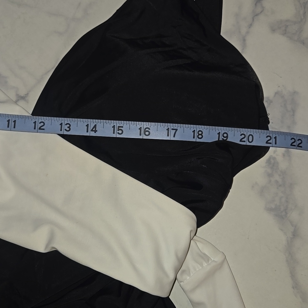 Raisins Curve Black Trendy Plus Size Colorblocked One Piece Swimsuit SZ:20W - Picture 11 of 12